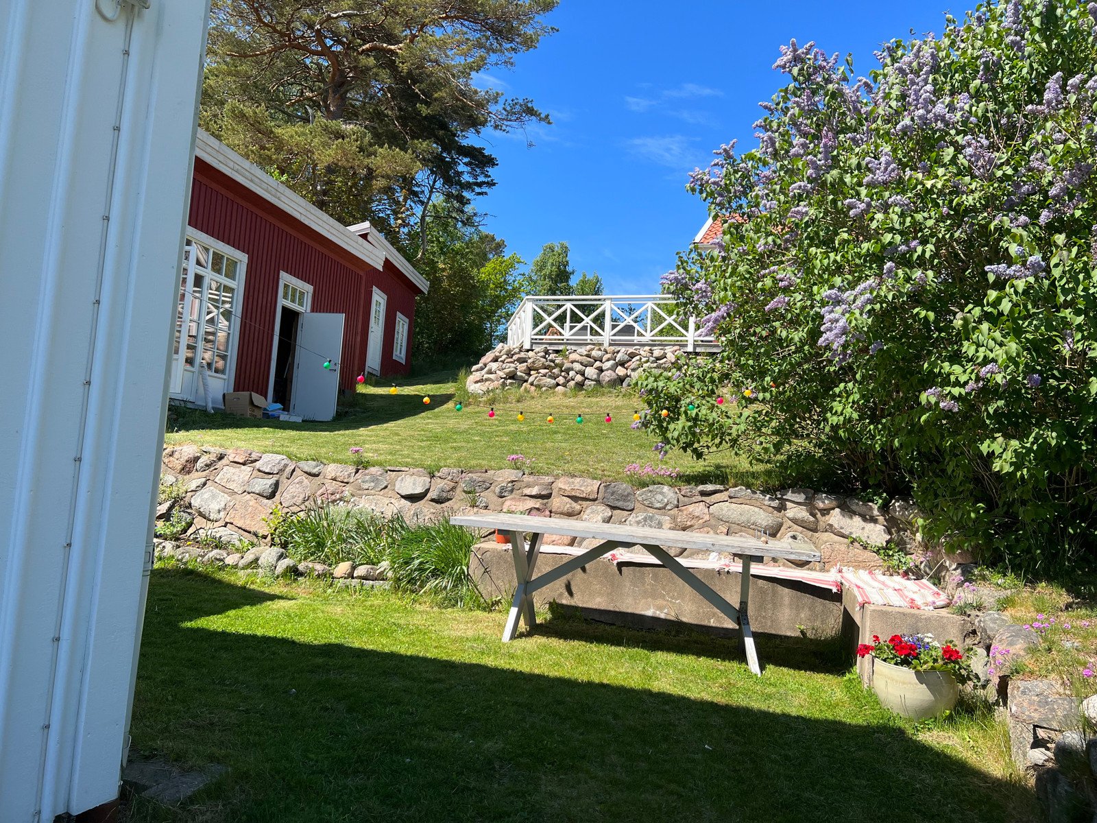Garden area with outdoor seating